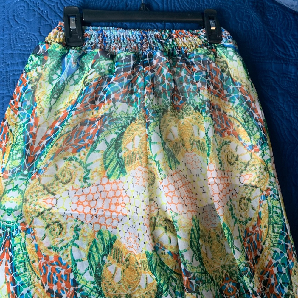 Beautiful colorful Palazzo pants for your Hawaiian vacation🌺🐬🏝 - Picture 3 of 7